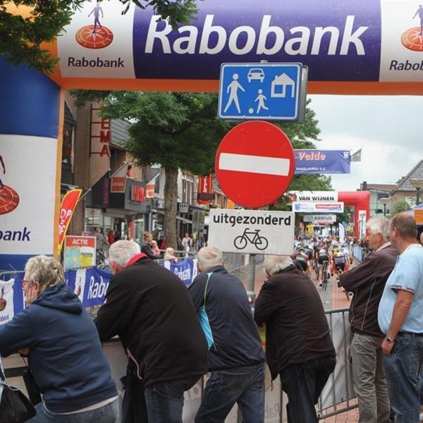 36e Profronde van Surhuisterveen 2017 - dames (foto's Edo Werkman) | Wielrennen Surhuisterveen