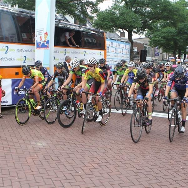 36e Profronde van Surhuisterveen 2017 - dames (foto's Edo Werkman) | Wielrennen Surhuisterveen