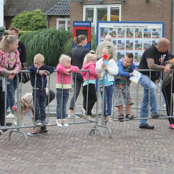 36e Profronde van Surhuisterveen 2017 - dames (foto's Edo Werkman) | Wielrennen Surhuisterveen