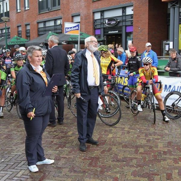 36e Profronde van Surhuisterveen 2017 - dames (foto's Edo Werkman) | Wielrennen Surhuisterveen