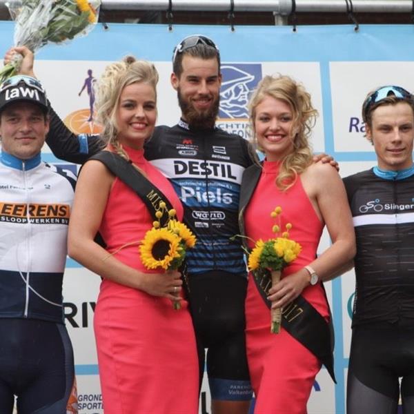 36e Profronde van Surhuisterveen 2017 - elite (foto's Edo Werkman) | Wielrennen Surhuisterveen