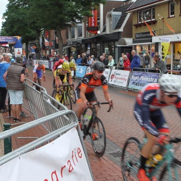 36e Profronde van Surhuisterveen 2017 - elite (foto's Edo Werkman) | Wielrennen Surhuisterveen