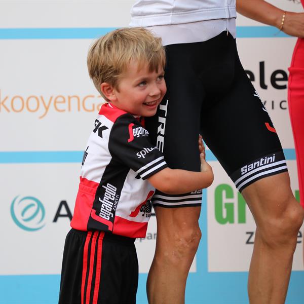 38e Profronde van Surhuisterveen 2019 - Profs (Edo Werkman) | Wielrennen Surhuisterveen