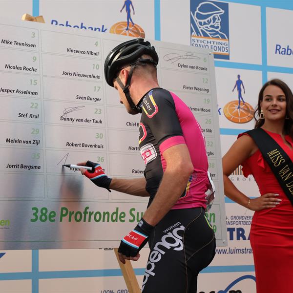 38e Profronde van Surhuisterveen 2019 - Profs (Edo Werkman) | Wielrennen Surhuisterveen