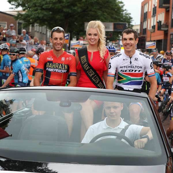 38e Profronde van Surhuisterveen 2019 - Profs (Edo Werkman) | Wielrennen Surhuisterveen