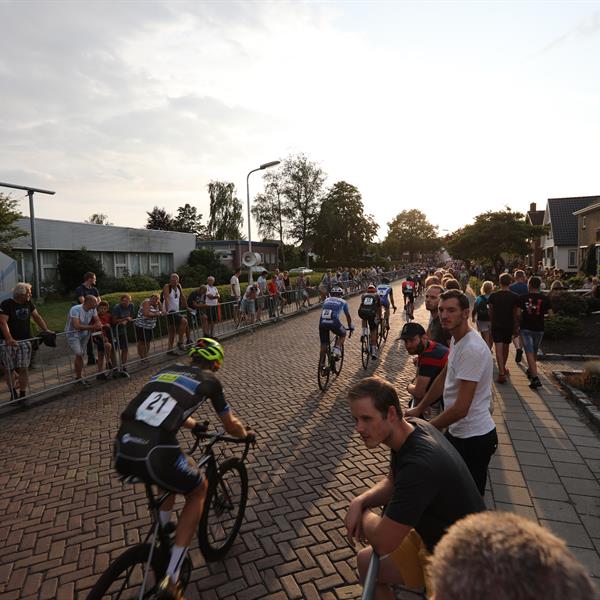 38e Profronde van Surhuisterveen 2019 - Profs (Edo Werkman) | Wielrennen Surhuisterveen