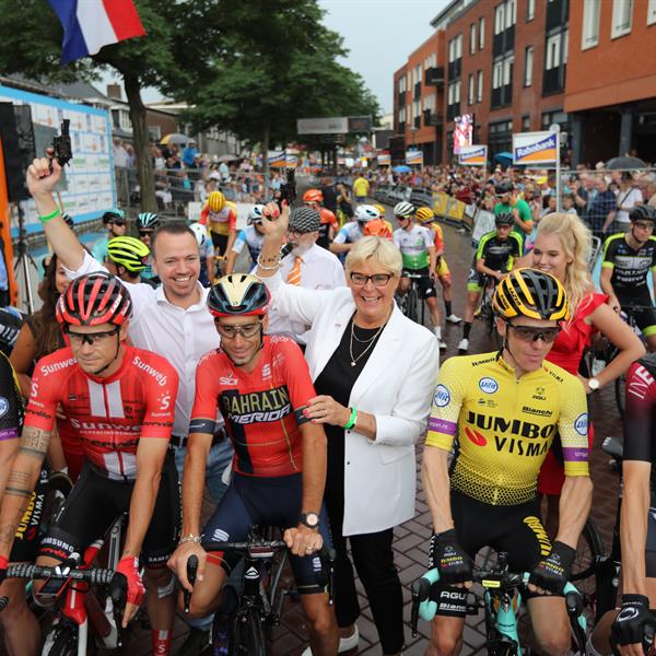 38e Profronde van Surhuisterveen 2019 - Profs (Edo Werkman) | Wielrennen Surhuisterveen