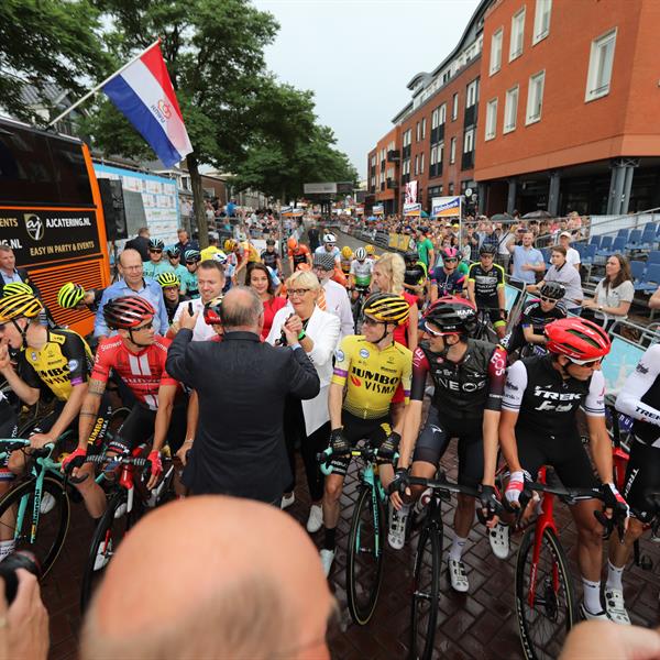 38e Profronde van Surhuisterveen 2019 - Profs (Edo Werkman) | Wielrennen Surhuisterveen