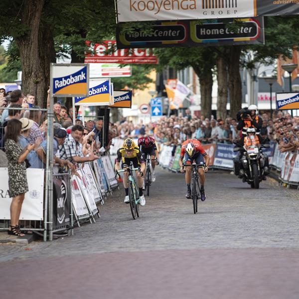 38e Profronde van Surhuisterveen 2019 - Profs (Edo Werkman) | Wielrennen Surhuisterveen