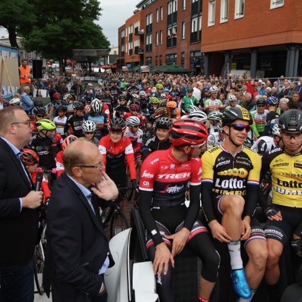 36e Profronde van Surhuisterveen 2017 - profs (foto's Edo Werkman) | Wielrennen Surhuisterveen