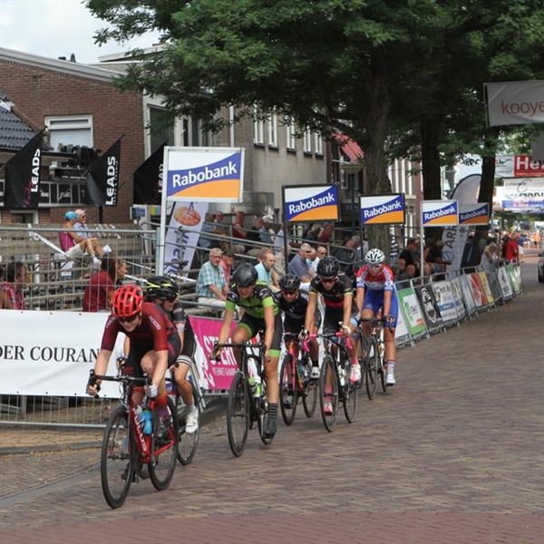 37e Profronde van Surhuisterveen 2018 - dames (foto's Edo Werkman) | Wielrennen Surhuisterveen