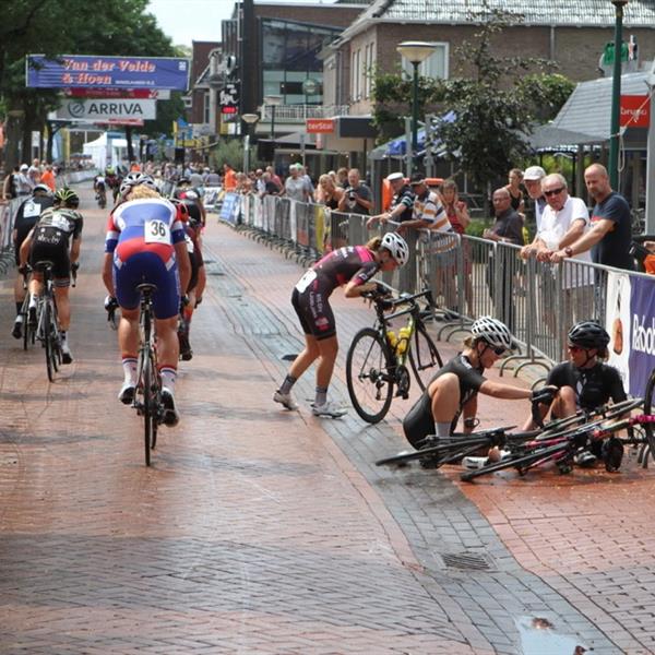 37e Profronde van Surhuisterveen 2018 - dames (foto's Edo Werkman) | Wielrennen Surhuisterveen