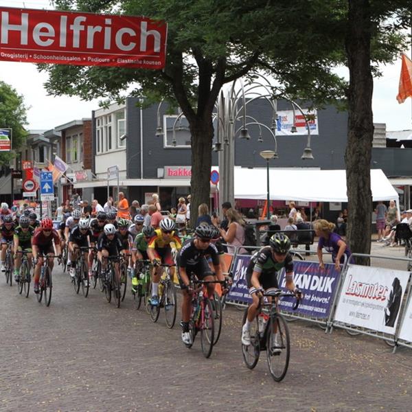 37e Profronde van Surhuisterveen 2018 - dames (foto's Edo Werkman) | Wielrennen Surhuisterveen