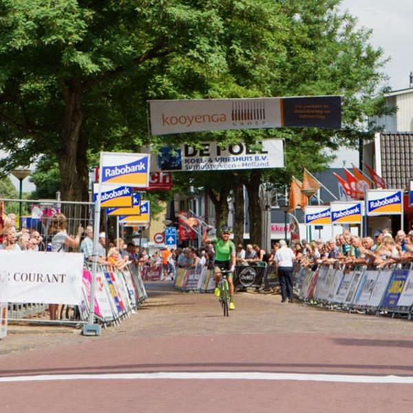 37e Profronde van Surhuisterveen 2018 - dames (foto's Edo Werkman) | Wielrennen Surhuisterveen
