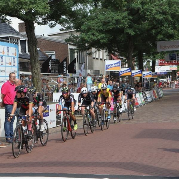 37e Profronde van Surhuisterveen 2018 - dames (foto's Edo Werkman) | Wielrennen Surhuisterveen