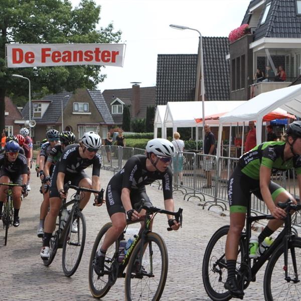 37e Profronde van Surhuisterveen 2018 - dames (foto's Edo Werkman) | Wielrennen Surhuisterveen