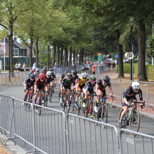 37e Profronde van Surhuisterveen 2018 - dames (foto's Edo Werkman) | Wielrennen Surhuisterveen