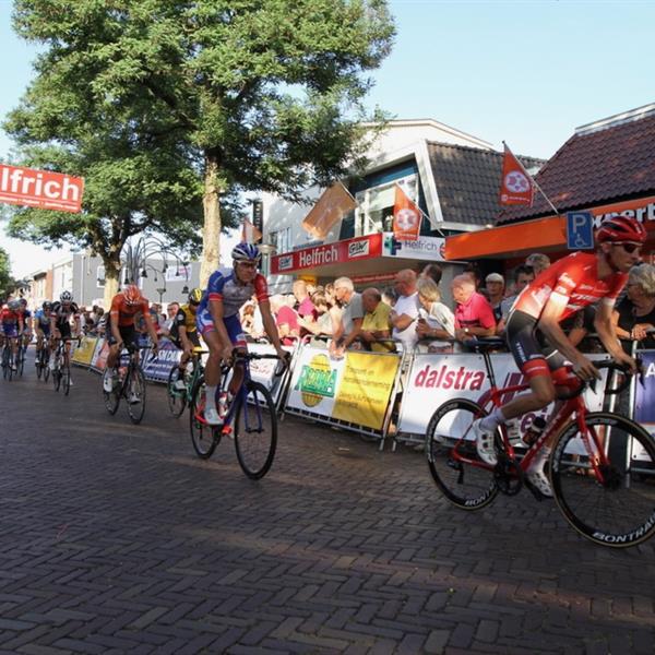 37e Profronde van Surhuisterveen 2018 - profs (foto's Edo Werkman) | Wielrennen Surhuisterveen