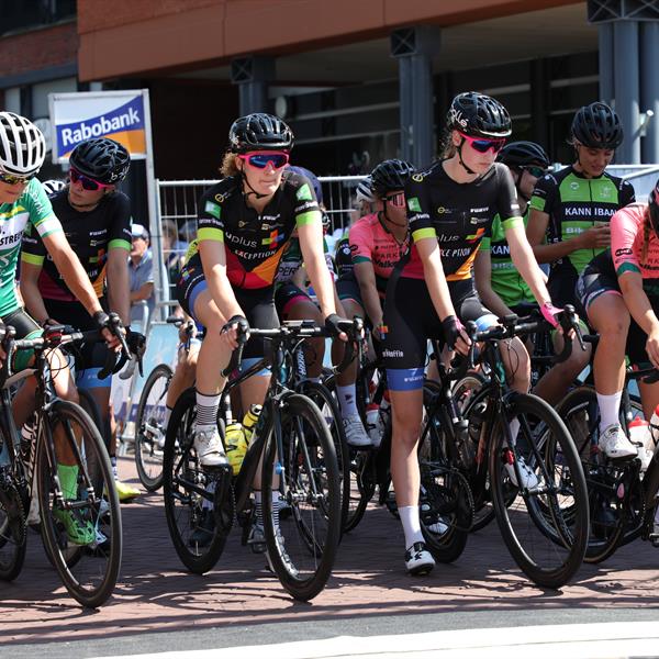 38e profronde van Surhuisterveen 2019 - Dames (Edo Werkman) | Wielrennen Surhuisterveen