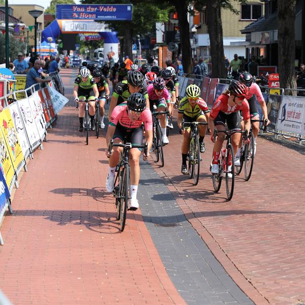 38e profronde van Surhuisterveen 2019 - Dames (Edo Werkman) | Wielrennen Surhuisterveen