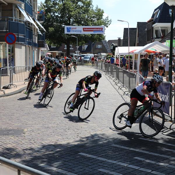 38e profronde van Surhuisterveen 2019 - Dames (Edo Werkman) | Wielrennen Surhuisterveen