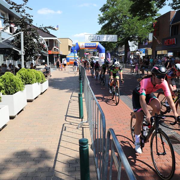 38e profronde van Surhuisterveen 2019 - Dames (Edo Werkman) | Wielrennen Surhuisterveen