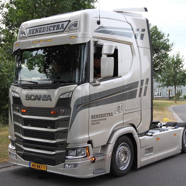 Reclamekaravaan 2018 | Wielrennen Surhuisterveen