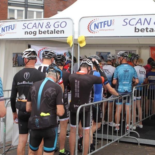 12e Pieter Weening Classic 2017 (foto's Edo Werkman) | Wielrennen Surhuisterveen