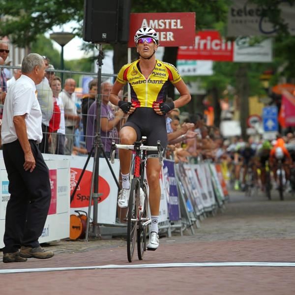 33e Profronde van Surhuisterveen 2014 - Damescriterium | Wielrennen Surhuisterveen