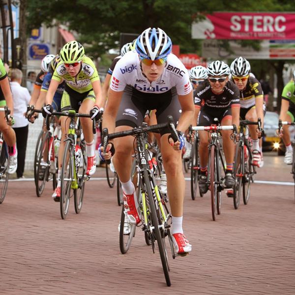 33e Profronde van Surhuisterveen 2014 - Damescriterium | Wielrennen Surhuisterveen