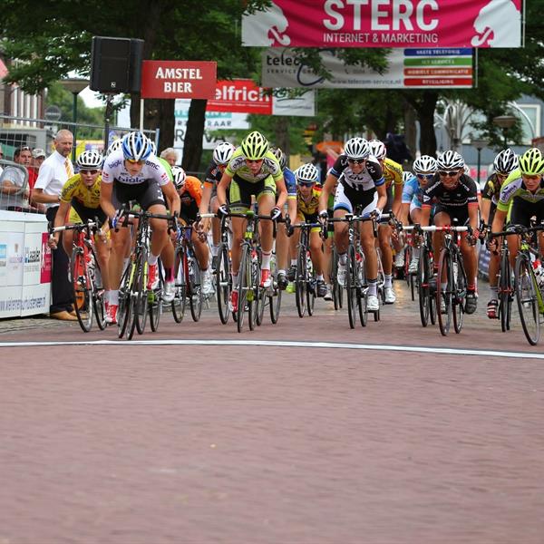 33e Profronde van Surhuisterveen 2014 - Damescriterium | Wielrennen Surhuisterveen