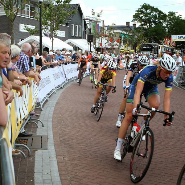 33e Profronde van Surhuisterveen 2014 - Damescriterium | Wielrennen Surhuisterveen