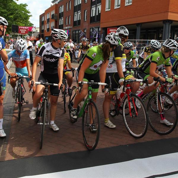 33e Profronde van Surhuisterveen 2014 - Damescriterium | Wielrennen Surhuisterveen