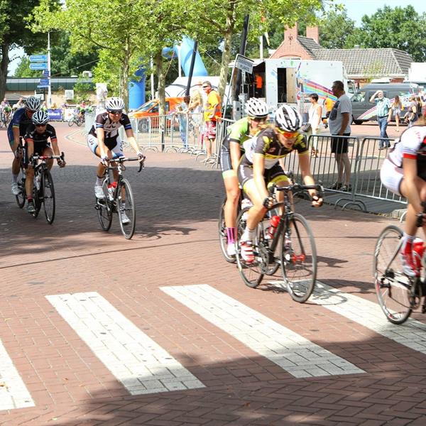 33e Profronde van Surhuisterveen 2014 - Damescriterium | Wielrennen Surhuisterveen