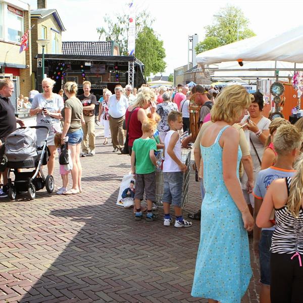 33e Profronde van Surhuisterveen 2014 - Damescriterium | Wielrennen Surhuisterveen
