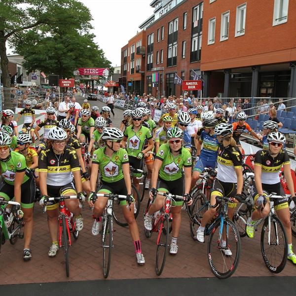 33e Profronde van Surhuisterveen 2014 - Damescriterium | Wielrennen Surhuisterveen
