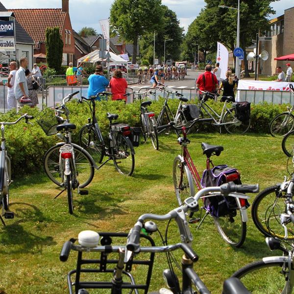 33e Profronde van Surhuisterveen 2014 - Damescriterium | Wielrennen Surhuisterveen