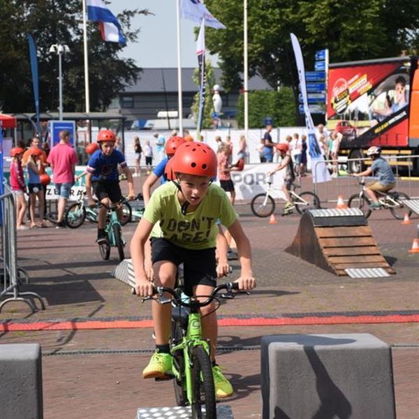 Fotoalbum Kidsday | Wielrennen Surhuisterveen