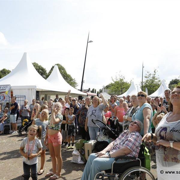 Cadeau Festival Surhuisterveen slotfeest 2017 | Wielrennen Surhuisterveen