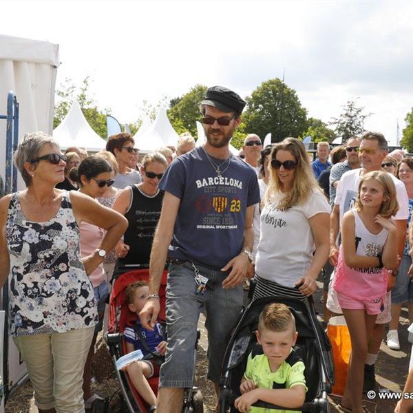 Cadeau Festival Surhuisterveen slotfeest 2017 | Wielrennen Surhuisterveen