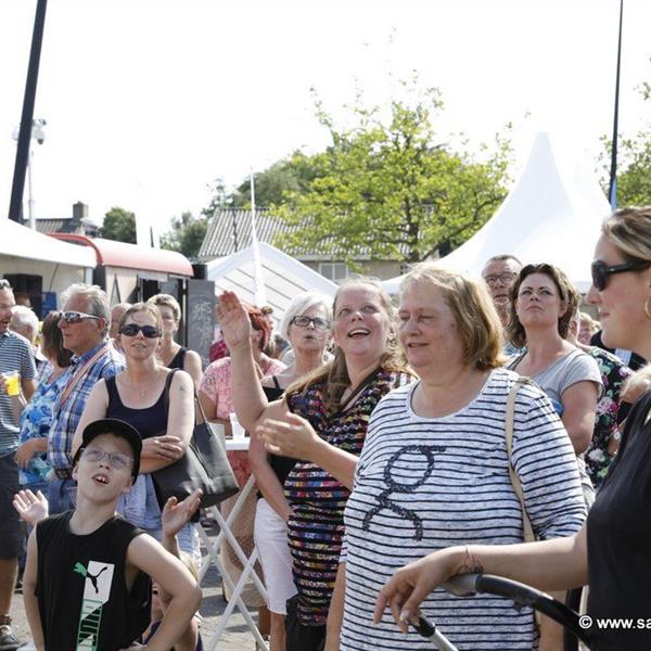 Cadeau Festival Surhuisterveen slotfeest 2017 | Wielrennen Surhuisterveen