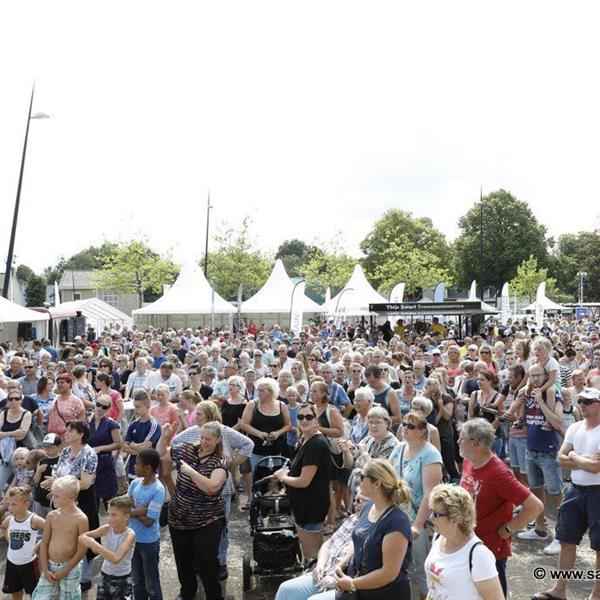 Cadeau Festival Surhuisterveen slotfeest 2017 | Wielrennen Surhuisterveen