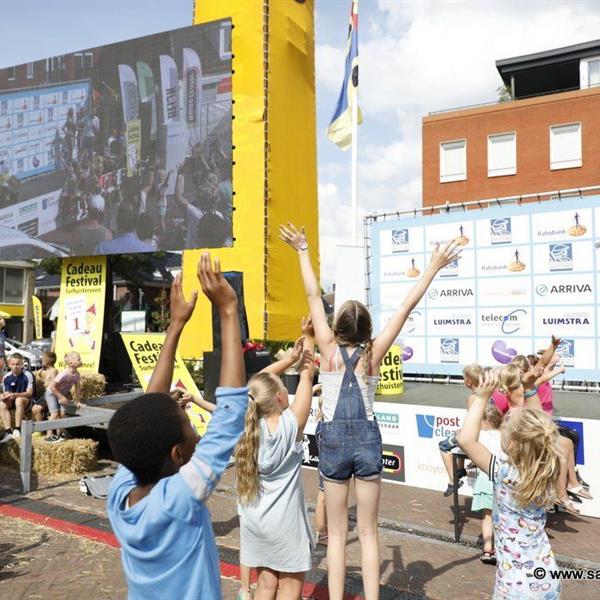 Cadeau Festival Surhuisterveen slotfeest 2017 | Wielrennen Surhuisterveen