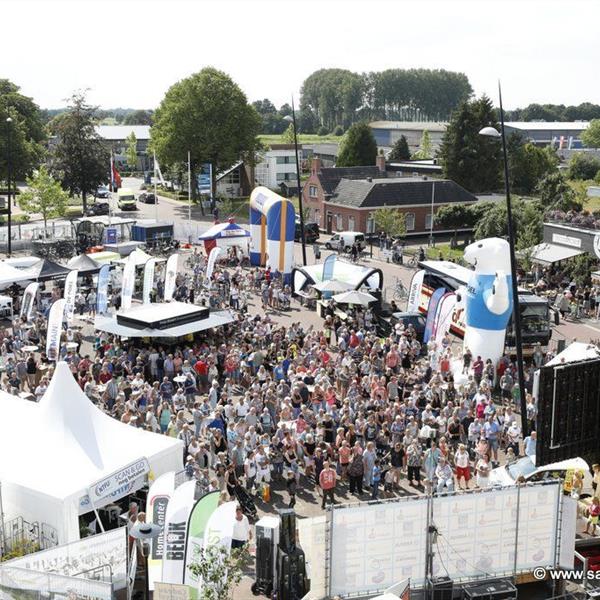 Cadeau Festival Surhuisterveen slotfeest 2017 | Wielrennen Surhuisterveen