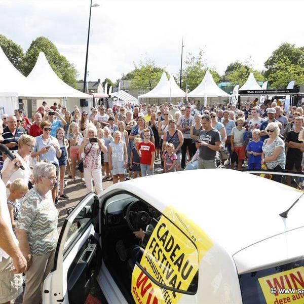 Cadeau Festival Surhuisterveen slotfeest 2017 | Wielrennen Surhuisterveen