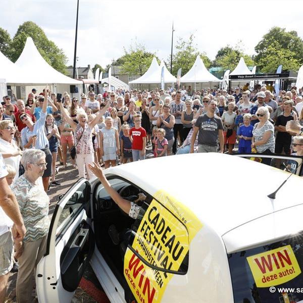 Cadeau Festival Surhuisterveen slotfeest 2017 | Wielrennen Surhuisterveen