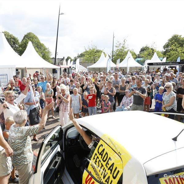 Cadeau Festival Surhuisterveen slotfeest 2017 | Wielrennen Surhuisterveen
