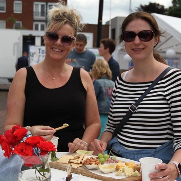 Foto's Foodfestival Surhuisterveen 2017 | Wielrennen Surhuisterveen