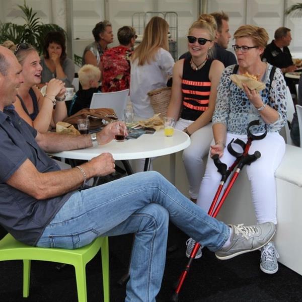 Foto's Foodfestival Surhuisterveen 2017 | Wielrennen Surhuisterveen