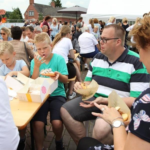 Foto's Foodfestival Surhuisterveen 2017 | Wielrennen Surhuisterveen